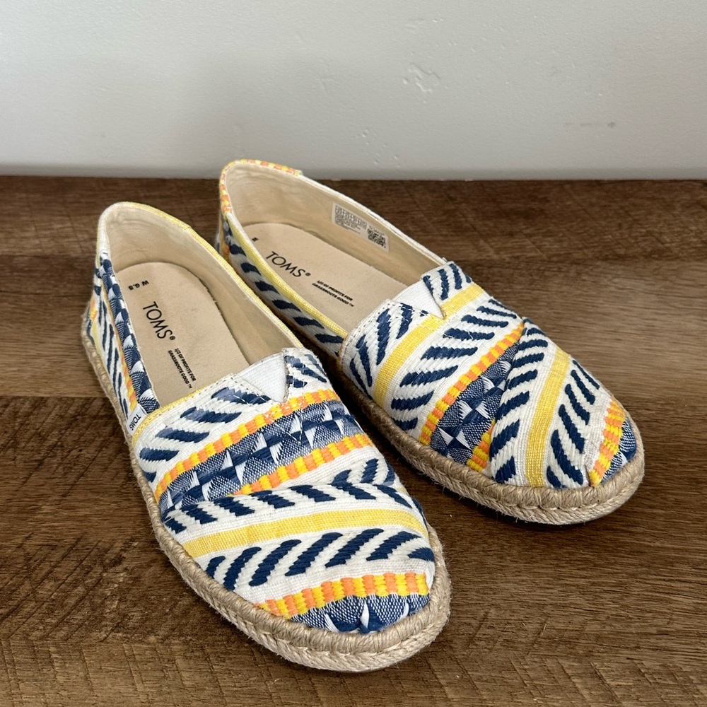 Toms Blue and Yellow Espadrilles with Chevron Pattern Boho - Picture 3 of 12